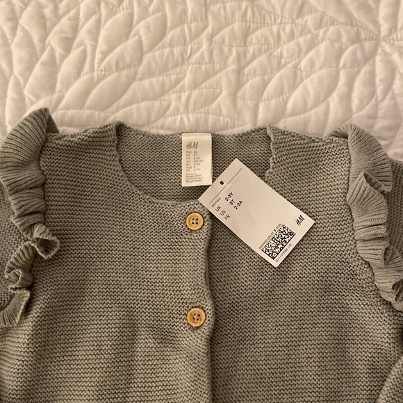 SOLD - NWT - H&M Ruffle-trimmed Cardigan - Picture 4 of 5